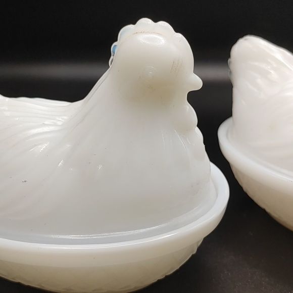 2 Hazel Atlas Milkglass Nesting Hens - Picture 6 of 10